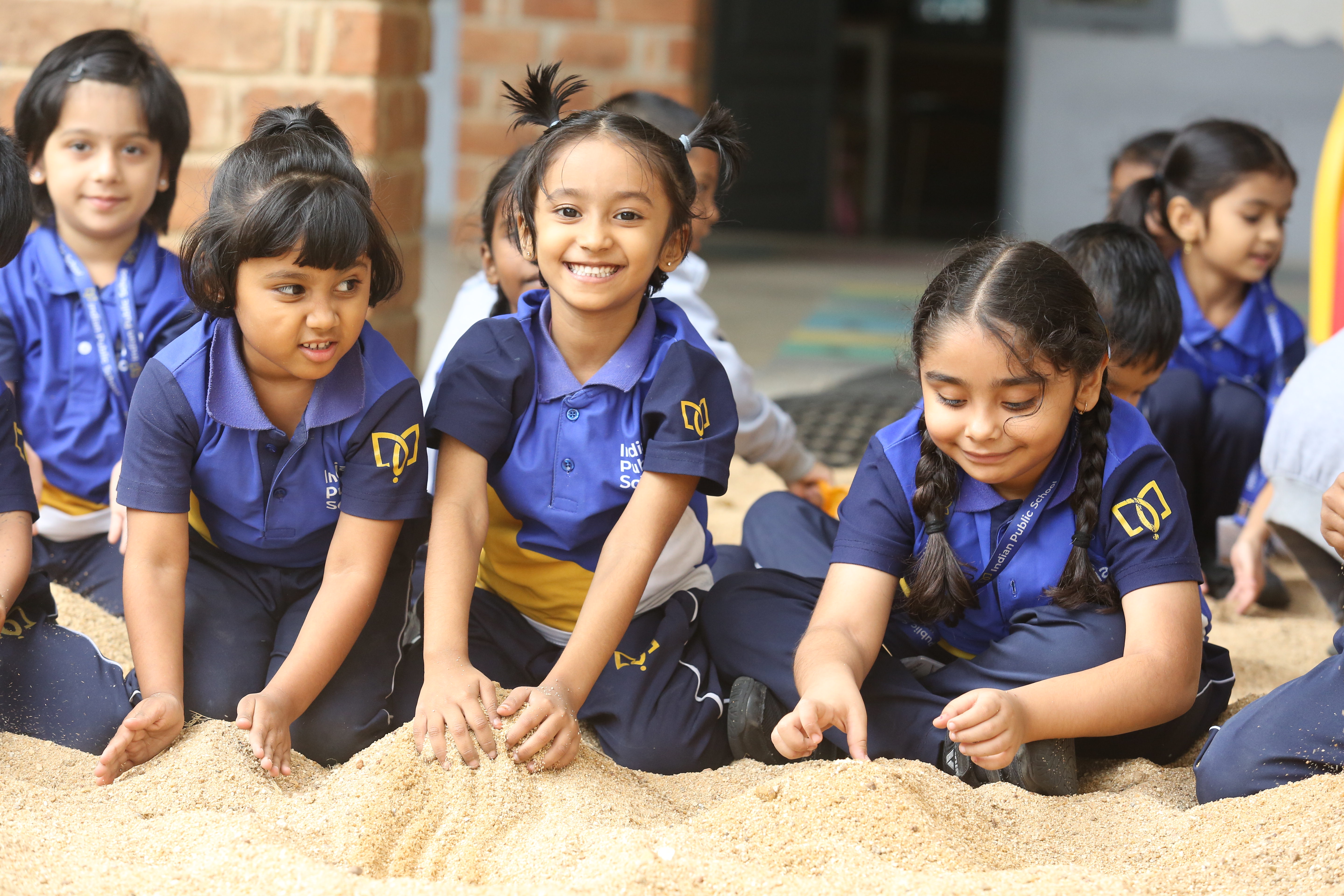 Navkis students
